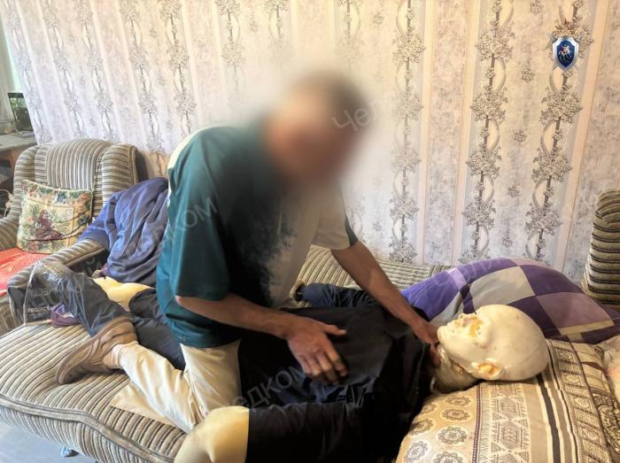 68-летний челябинец до смерти избил 78-летнюю супругу | В Челябинске 68-летний мужчина забил свою 78-летнюю жену