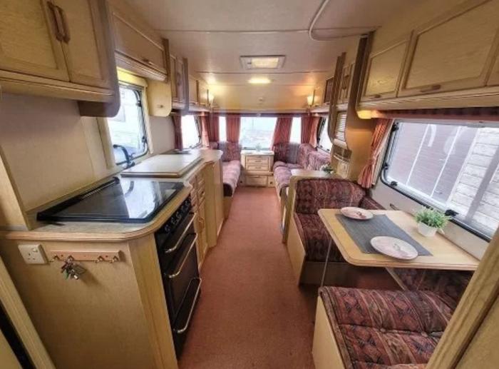 Находка для путешественника: в Челябинске продают автодом с «квартирой» внутри | В Челябинске продают автодом с «квартирой» внутри Находка для путешественника: в Челябинске продают автодом с «квартирой» внутри | В Челябинске продают автодом с «квартирой» внутри