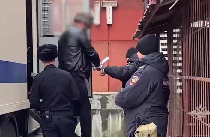 В Челябинской и Свердловской областях задержали группу, похищавшую выплаты участникам СВО | На Урале ФСБ и полиция пресекли схему хищения выплат участников СВО