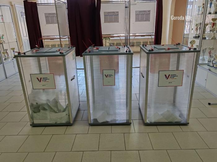 Избирательные участки открылись — челябинцы выбирают депутатов Заксобрания  | В Челябинской области начался единый день голосования 