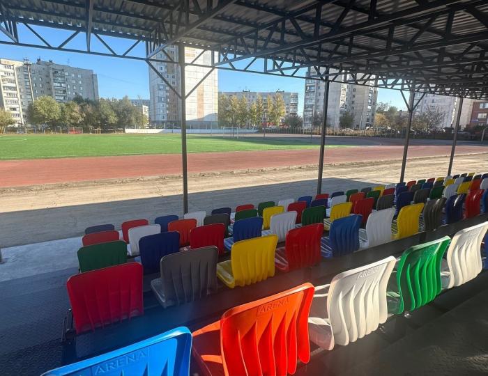 В спорткомплексе Челябинска «Лидер» обновили трибуны  | В Челябинске продолжают обновлять спорткомплекс «Лидер» 