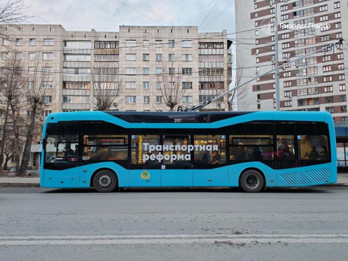 Жители Челябинска жалуются на работу маршрута №22а | Челябинцы пожаловались на долгое ожидание автобусов