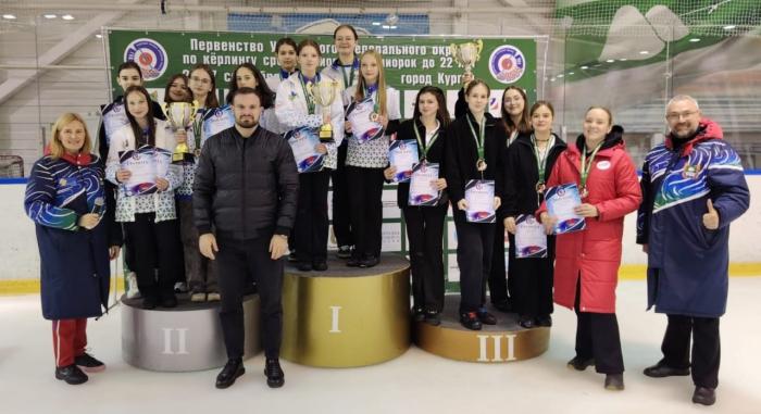 Керлингисты с Южного Урала завоевали на Первенстве УрФО три медали | Челябинские керлингисты завоевали три медали на Первенстве УрФО