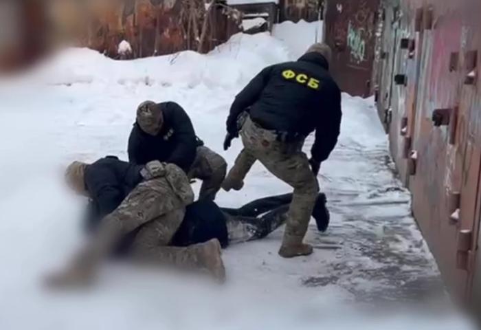 ФСБ задержала жителя Челябинской области по подозрению в госизмене | В Челябинской области задержали мужчину по подозрению в госизмене