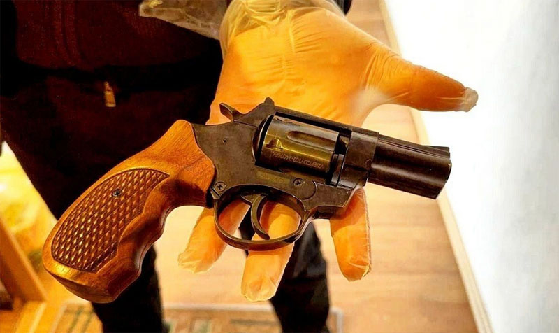 Ссора из-за пиццы закончилась стрельбой во дворе Нижнего Тагила | В Нижнем Тагиле задержали мужчину, устроившего стрельбу во дворе