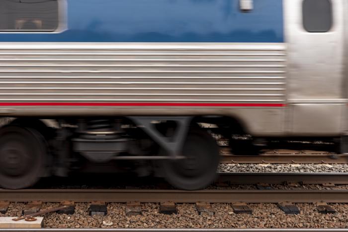 В Челябинской области сошли с рельсов 19 вагонов с металлопрокатом — началось расследование | Под Челябинском 19 вагонов с металлопрокатом сошли с рельсов 