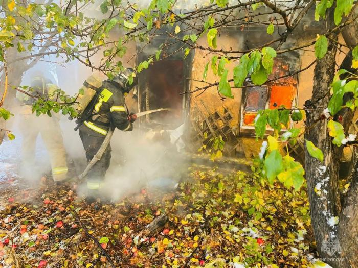 В Брединском районе мужчина погиб на пожаре | В Челябинской области при пожаре погиб мужчина