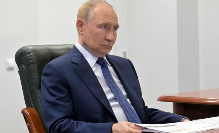 Владимир Путин наградил четверых челябинских врачей  | Путин наградил четверых врачей из Челябинской области 