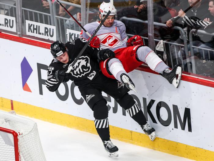 После победы над «Нефтехимиком» «Трактор» проиграл «Спартаку»  | «Трактор» потерпел первое в сезоне домашнее поражение 