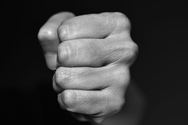 Мать обвиняемого в убийстве коркинской таксистки жалуется на издевательства над ним 