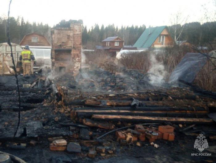 В Челябинской области четыре человека погибли при пожаре 
