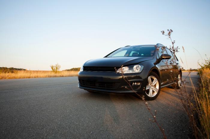 Импорт новых автомобилей в Россию упал на 42% в апреле 2025 года