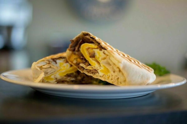 Шаурма сильно подорожала в России за последний год 