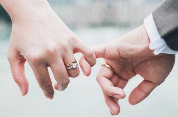 В Челябинской области 1196 пар награждены знаком «Семейное счастье» 