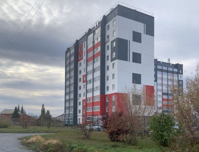 Два врача из Чебаркуля получили ключи от новых квартир 