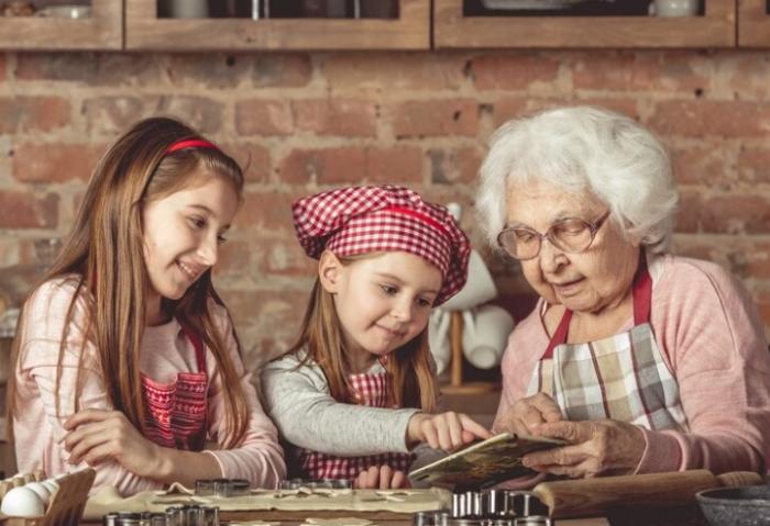 Старение начинается в 25 лет: врачи объяснили, как продлить молодость 