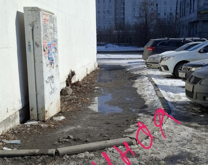 Тротуары без ремонта: жители Челябинска обратились к губернатору за помощью