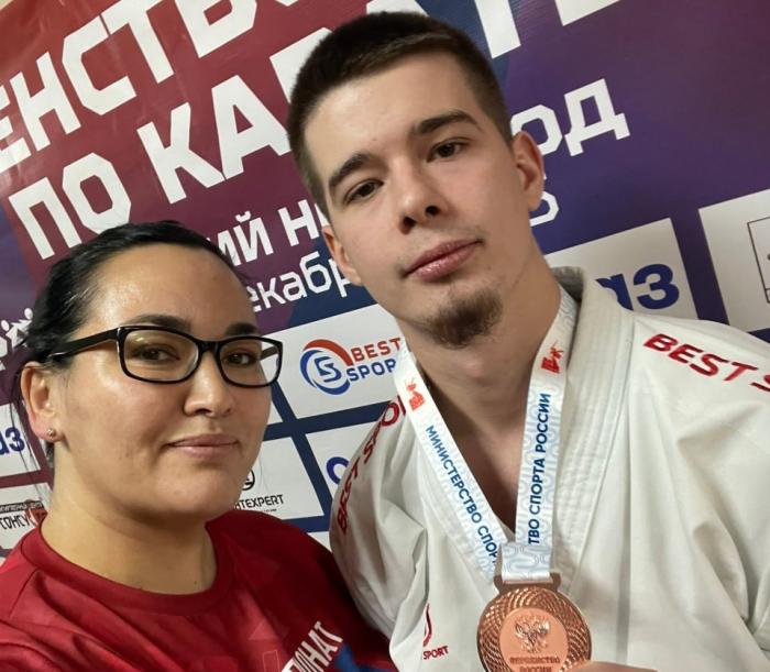 Бронза и золото: южноуральские каратисты на первенстве России