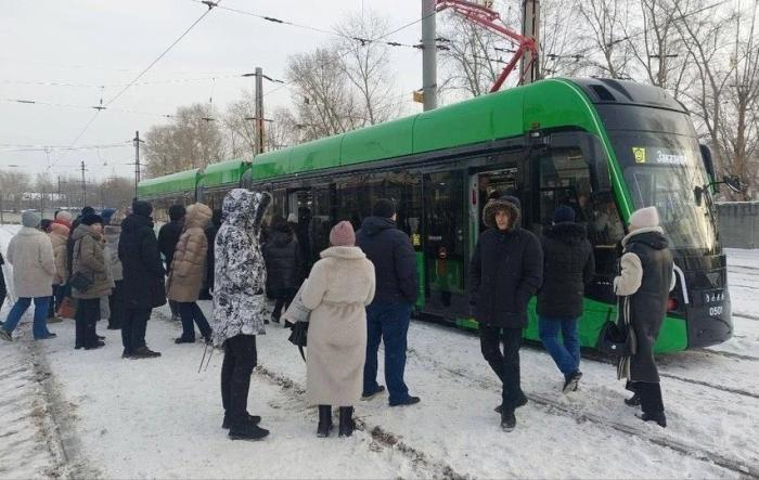 Первые вагоны метротрама вышли на улицы Челябинска