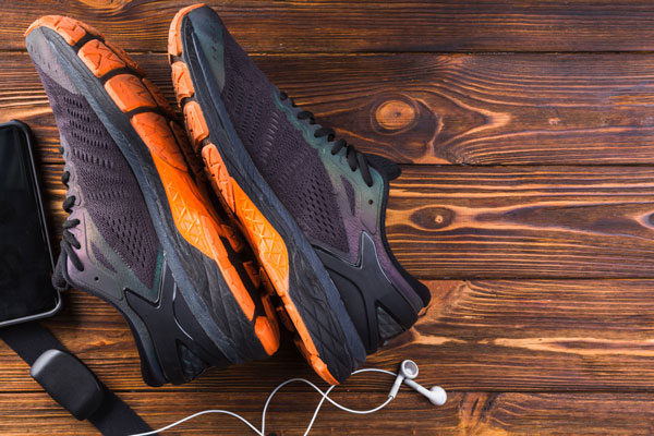 Флеболог предупреждает: какой должна быть зимняя обувь, чтобы избежать проблем с венами 