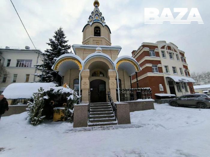 В Челябинске мужчина с ножом напал на храм: двое пострадавших